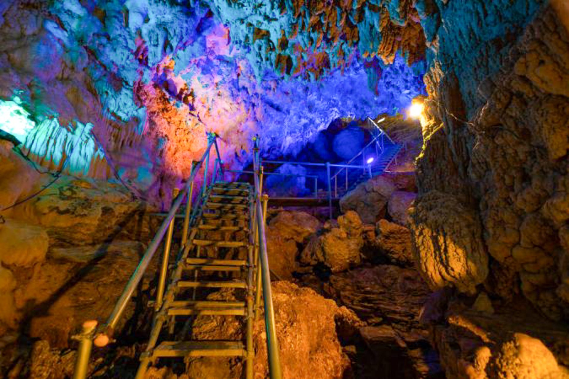 CAVE OKINAWA — a 250m limestone cave drawing 150,000 visitors a year
