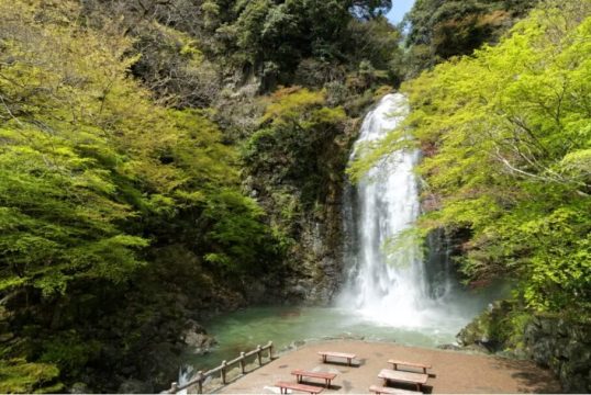 Minoo Falls cascading down 33 meters