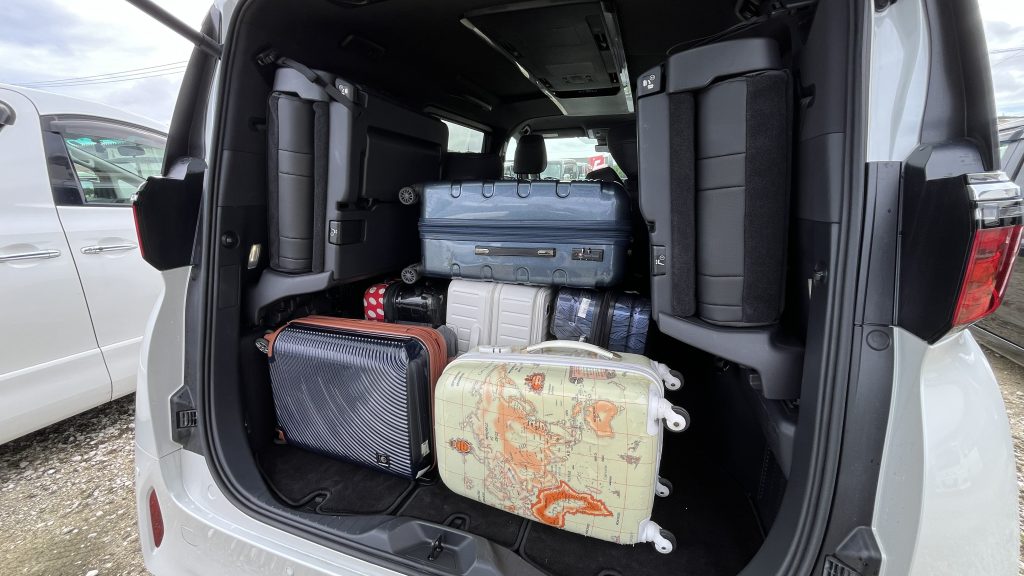 Toyota Alphard trunk — 3rd row fully folded, max luggage capacity