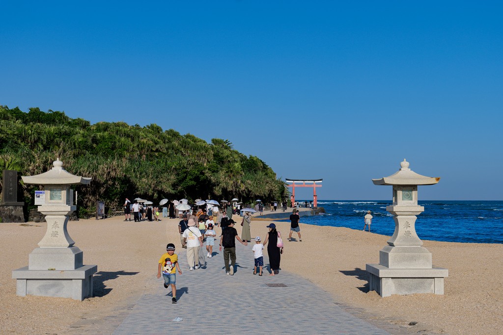 Approach to Aoshima Shrine
