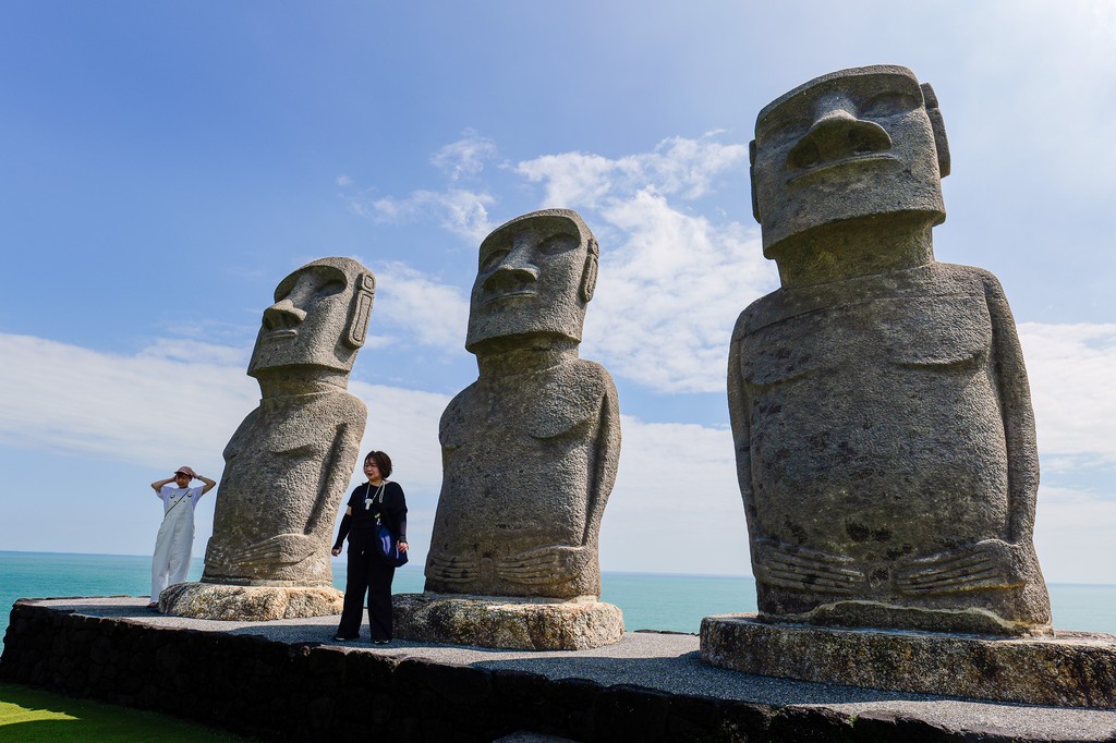 Moai statues above the Pacific
